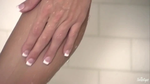 Cody Love - Yummy In The Shower