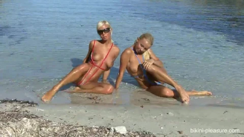 Bikini-Pleasure - Lea T & Natalia B - With & Without II