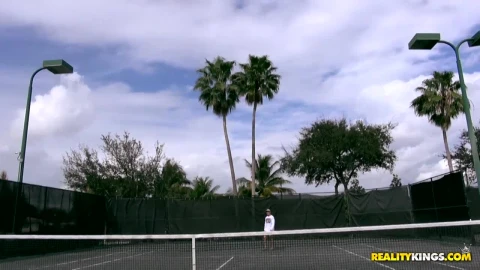 Milf Hunter Seduced A Tennis Girl