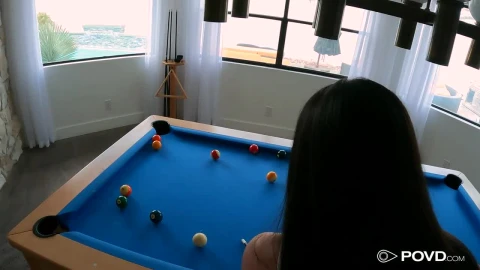 Hard Cue In The Tight Middle Hole