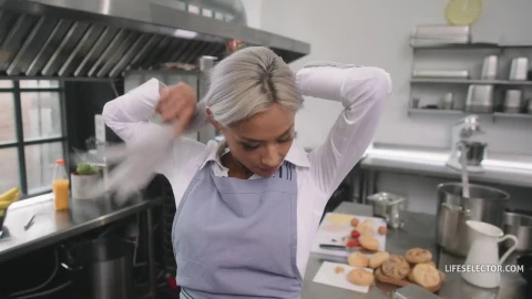 Yes Chef, Serving The Ass